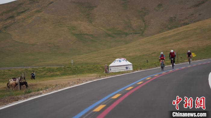 20余国选手盛夏赴内蒙古乌珠穆沁草原参加自行车、跑步挑战赛