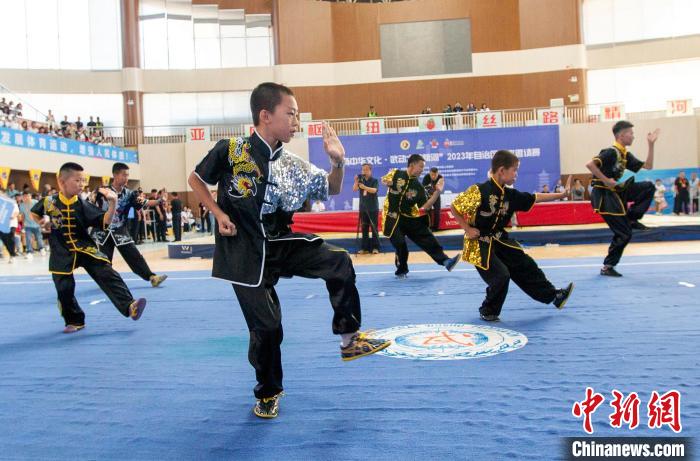 2023年新疆武术邀请赛开幕  673名运动员“比武论英雄”
