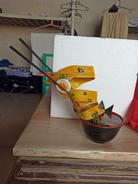 枷锁鞋、腊肠狗鞋、蝌蚪鞋！41双脑洞大开的奇葩鞋子
