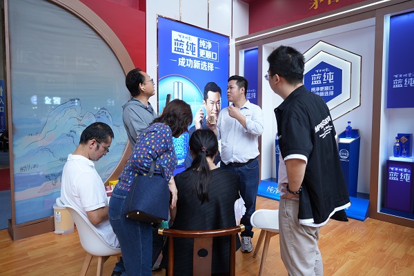 可持续发展的产品力让百年糊涂闪耀2023秋糖会
