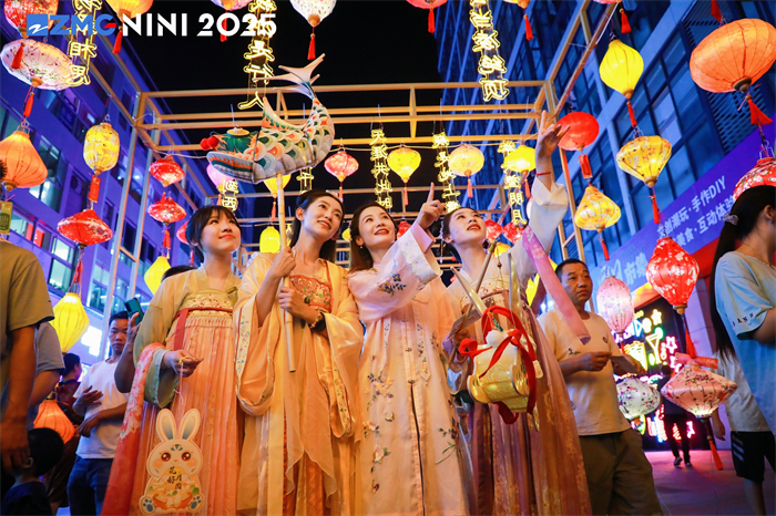 NINI2025商街盛大开街，国潮嘉年华打造时尚消费新体验！