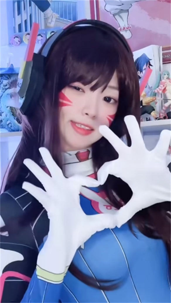 韩国萌妹COS《OW》D.Va:可爱且精致 经典连体衣超还原