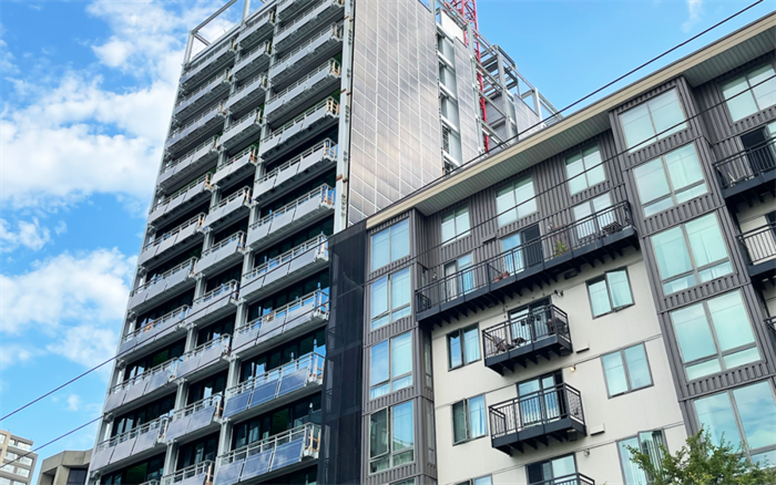 昱能微逆助力打造零碳公寓，实现多场景灵活安装！