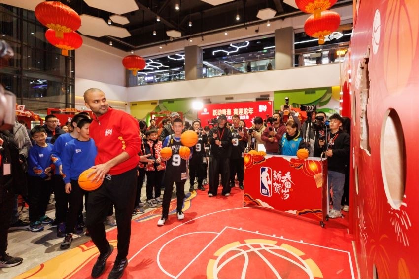 托尼·帕克：体育是连接文化的载体，享受与中国球迷相聚
