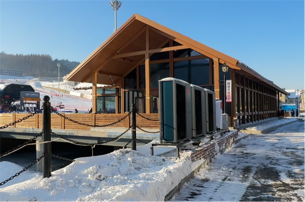 打破采暖极限，-35℃万峰滑雪场，热立方地暖机能扛事儿