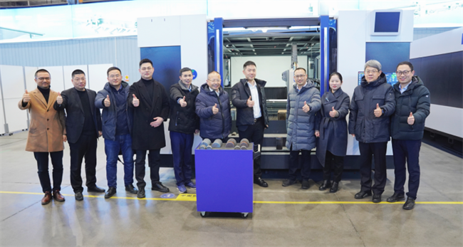 嘉泰激光携手凯普林、柏楚电子联合发布全球首台雷霆100kW超高功率切割设备