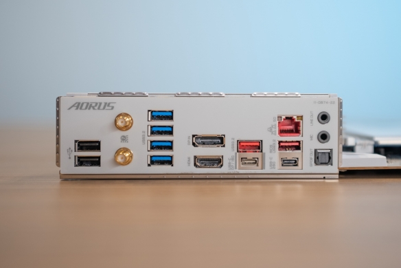 新年装机打游戏，技嘉Z790冰雕X主板陪你过大年