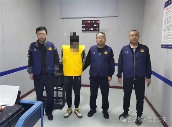 汶上公安成功破获《CF》草莓熊外挂案 8名嫌疑人被捕