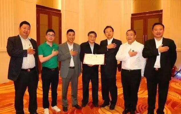 弘扬宗庆后实业家精神,支持宗馥莉做好娃哈哈!中国空中商学院企业家俱乐部群体发出倡议