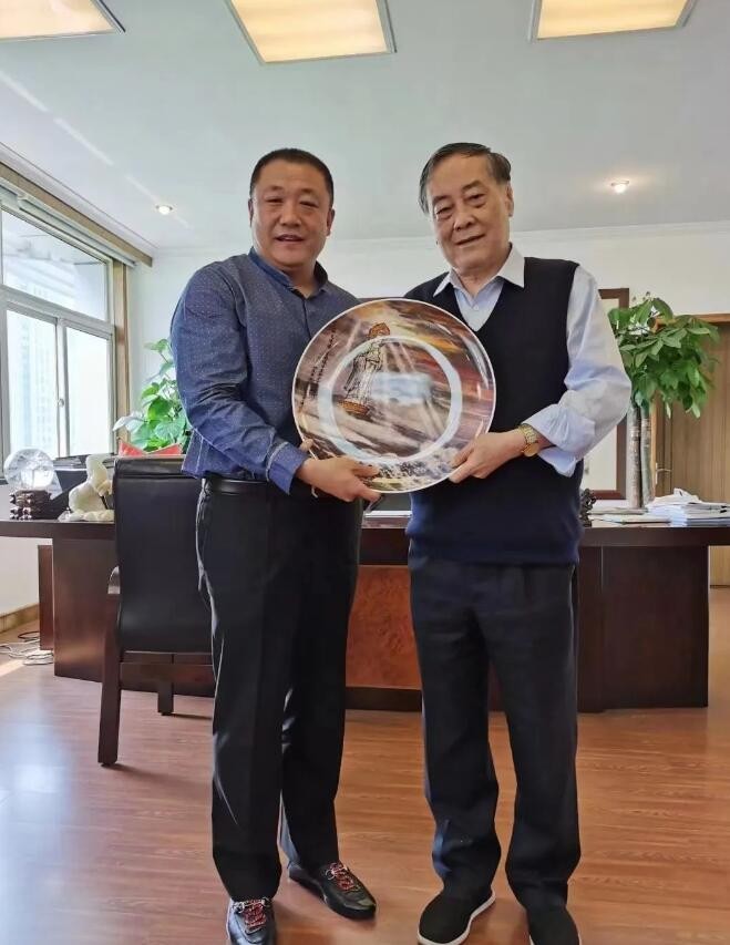 弘扬宗庆后实业家精神,支持宗馥莉做好娃哈哈!中国空中商学院企业家俱乐部群体发出倡议
