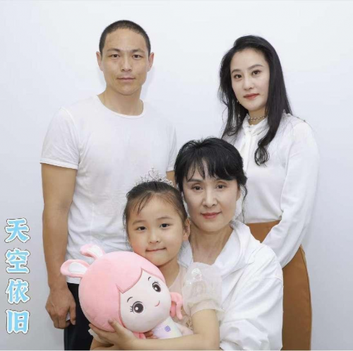 院线电影《天空依旧》演员谭诗雨演绎家庭亲情