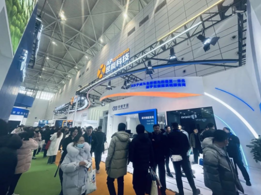 直击SUCE丨昱能光储全场景生态实力诠释，组串式液冷储能新品首秀出彩！