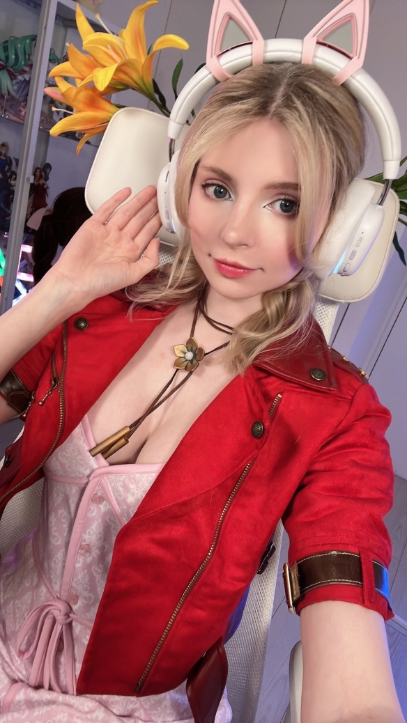事业心比原作还大！艾什莉体模COS《FF7重生》爱丽丝