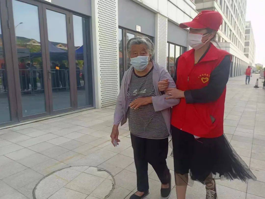文化筑梦新区,爱心传递温暖