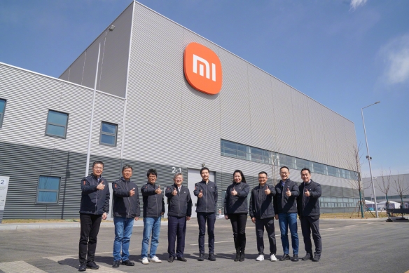 雷军宣布小米汽车超级工厂揭幕！卢伟冰：定价有点贵