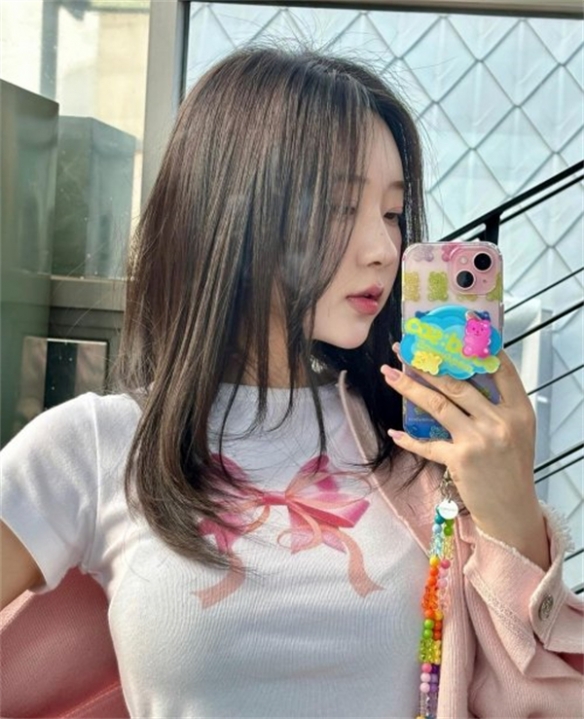《星刃》女主体模分享新照：青春靓丽 身材远胜游戏