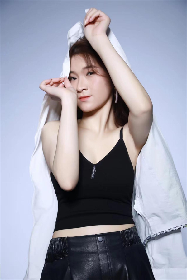 艺名夏默 模特个人简介