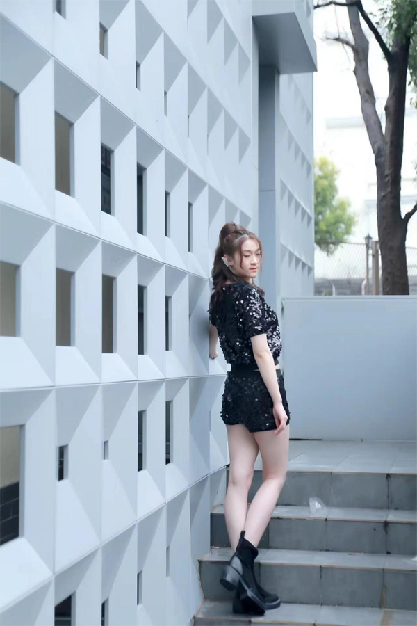 艺名夏默 模特个人简介
