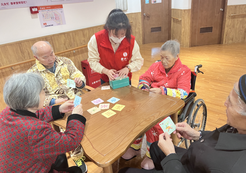 探访认知症养老机构，感受“更多彩”的生活
