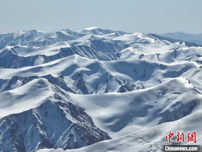 第二十二届玉珠峰登山大会开幕 挑战海拔6178米峰顶