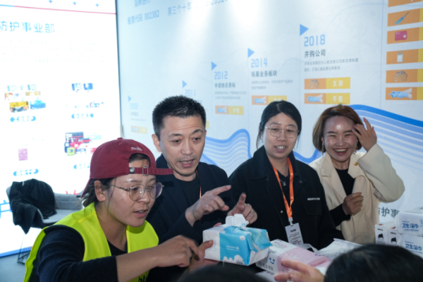 游淄有味 蓝帆医疗化身烧烤节休闲防护驿站