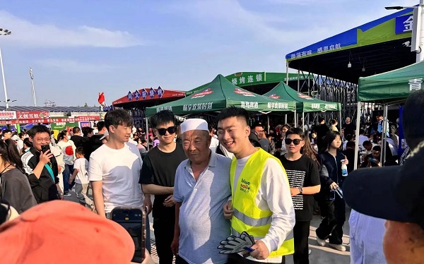 蓝帆医疗赞助支持淄博烧烤节品牌之夜，共燃夏日激情