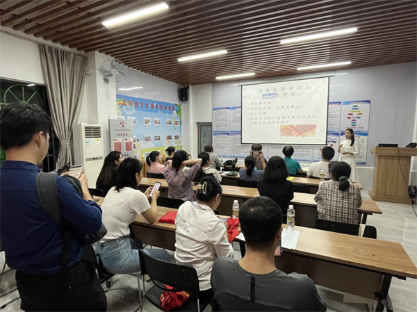 龙华区社区教育开展免费公益课程--茶艺师、咖啡师技能培训班