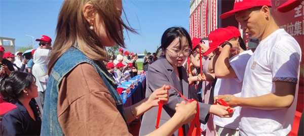 那拉集团首届乳品文化节盛大开幕，百万网红达人共赴溯源之旅，共绘新疆巩留县发展新篇章
