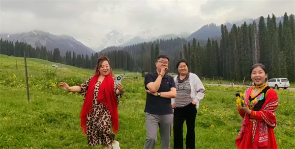 那拉集团首届乳品文化节盛大开幕，百万网红达人共赴溯源之旅，共绘新疆巩留县发展新篇章