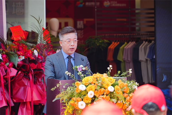 衬衫老罗全球首店正式启动，化身渠道“黑马”开拓品牌发展新阶段