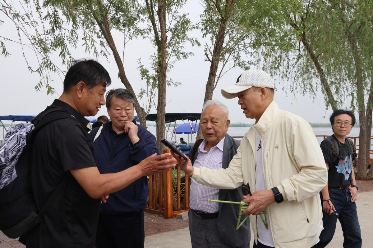 	中国新诗名家展示馆暨林莽诗画工作室开馆仪式在安新举行