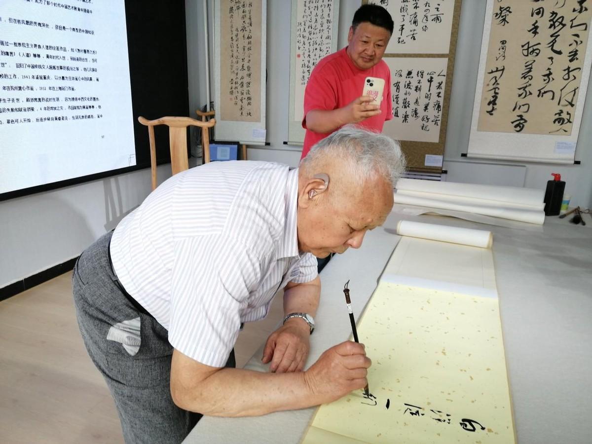	中国新诗名家展示馆暨林莽诗画工作室开馆仪式在安新举行
