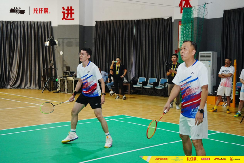 “片仔癀杯”李永波羽毛球公开赛体育沙龙暨冠军进企业活动圆满举办