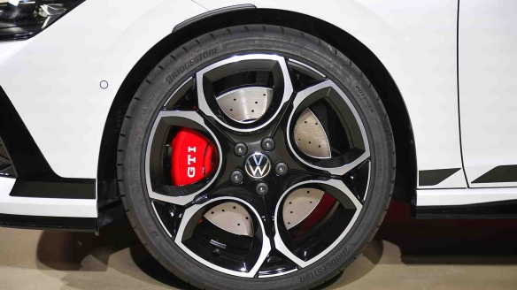 新款高尔夫GTI Clubsport亮相 搭载300马力引擎