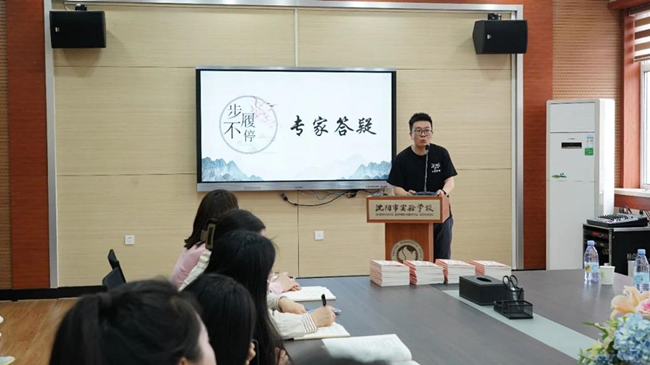 任汝茂老师助力沈阳市实验学校阅读教学与小小说创作
