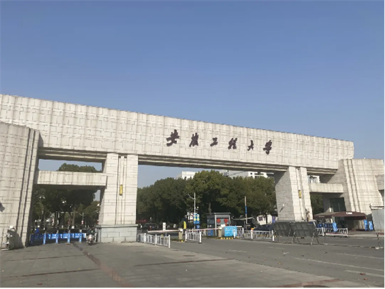 日供热水500吨！中广欧特斯热泵热水助力高校师生随心所“浴”