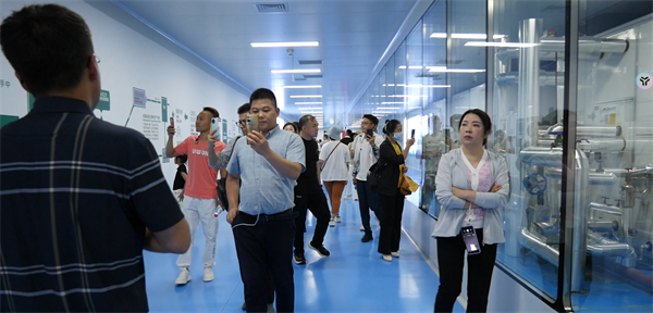 【驼奶一姐挂帅亲征】那拉集团那拉丝醇驼奶：真实驼奶溯源之旅
