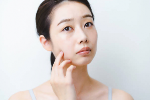 色斑难除？试试先给肌肤喝饱水！馨漫之舍来助力