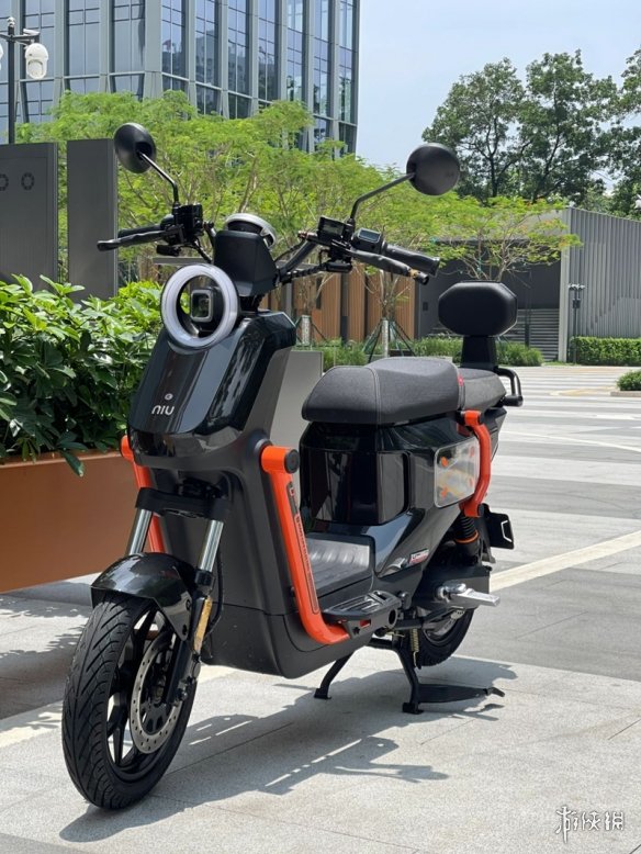 电动车推荐！九号电动F2z 110对比小牛Umax动力版，谁更值得入手？