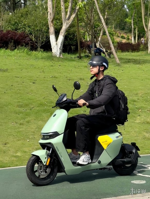 电动车推荐！九号电动F2z 110对比小牛Umax动力版，谁更值得入手？