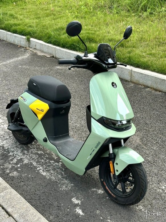 电动车推荐！九号电动F2z 110对比小牛Umax动力版，谁更值得入手？