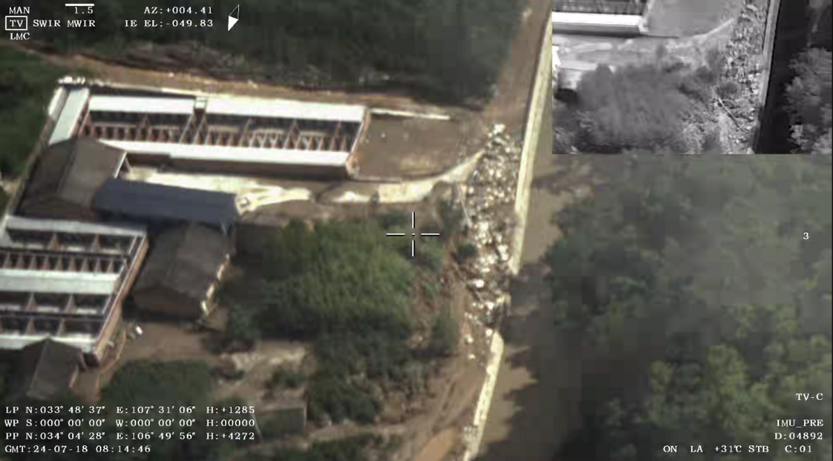 风雨无阻两赴宝鸡 腾盾双尾蝎增援陕西省防汛救灾工作