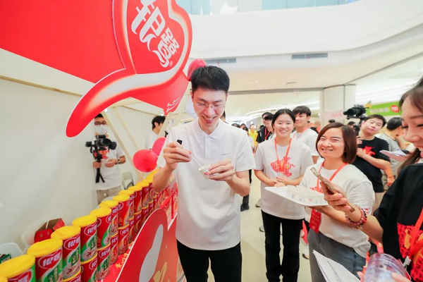 国民运动品牌鸿星尔克，组建“国货朋友圈”向公益再出发