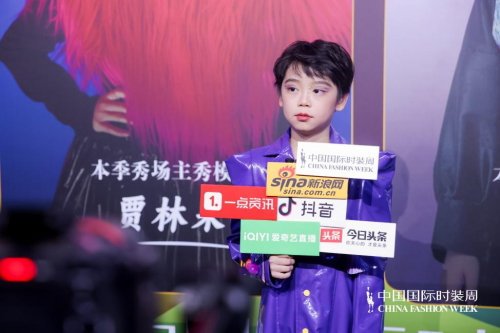 中国国际时装周大乙秀场代言人邓博哲闪耀舞台