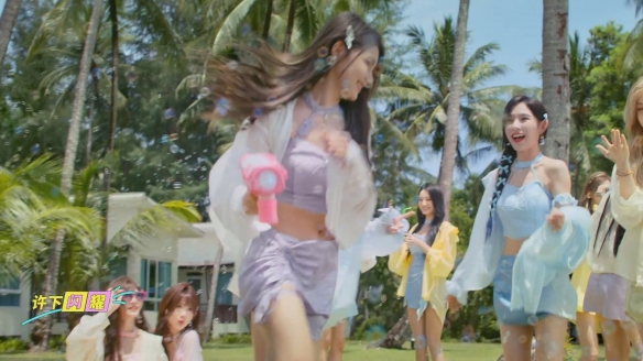 《地下城与勇士》手游宣传曲MV 青春女团活力四射！