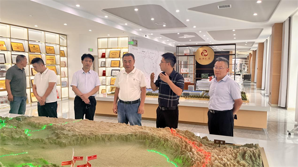 山西省晋城市沁水县政协代表团莅临那拉集团本源乳业考察指导工作