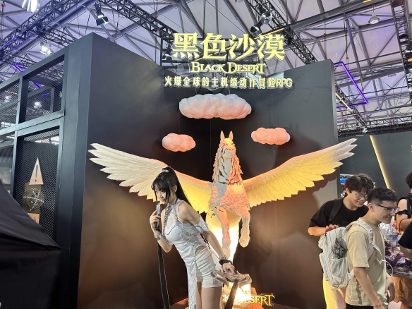 CJ24：《黑色沙漠》现场试玩热潮涌动 知名COSER亮相