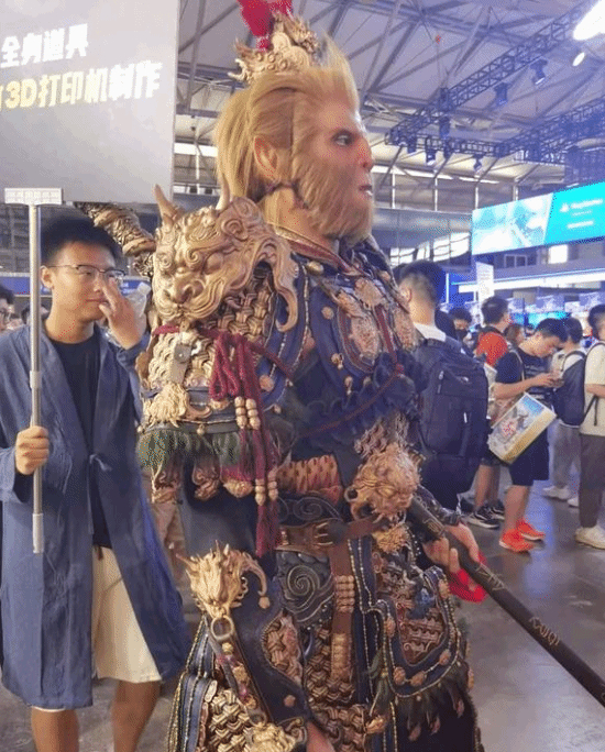 CJ24：《黑神话：悟空》COS亮相现场 服饰妆容十分还原
