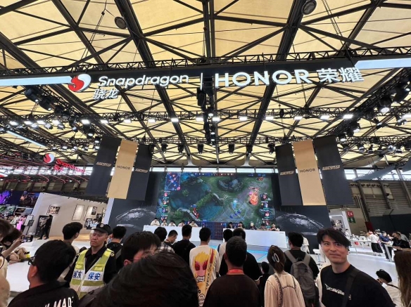CJ24：荣耀携Magic V3系列亮相，引领科技娱乐新风尚