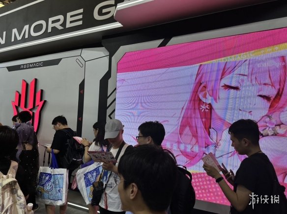 CJ24：红魔携大量产品参展！现场COS小姐姐超可爱！